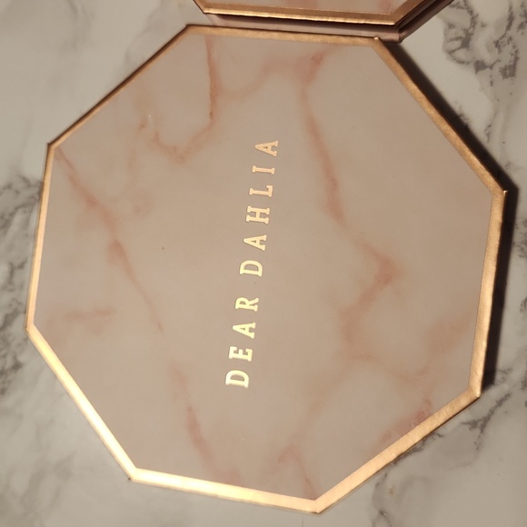 Dear Dahlia palettes - Picture 3 of 5